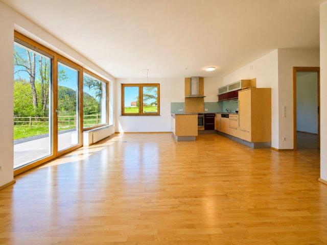 Weitläufige Liegenschaft mit unverbaubarem Seeblick