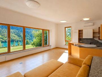 Weitläufige Liegenschaft mit unverbaubarer Seeblick