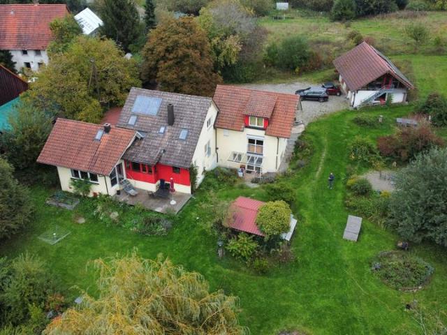 Weitläufiges Anwesen mit ELW und DG, 15min bis Bodensee, v.privat