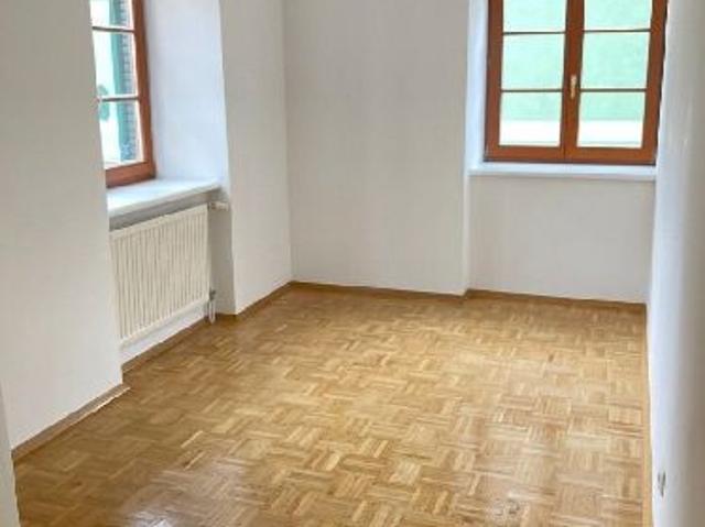 Weiz Zentrum, 80 m² vielseitige Wohnung oder Büro in zentraler Lage mit 2 Schlafzimmer!