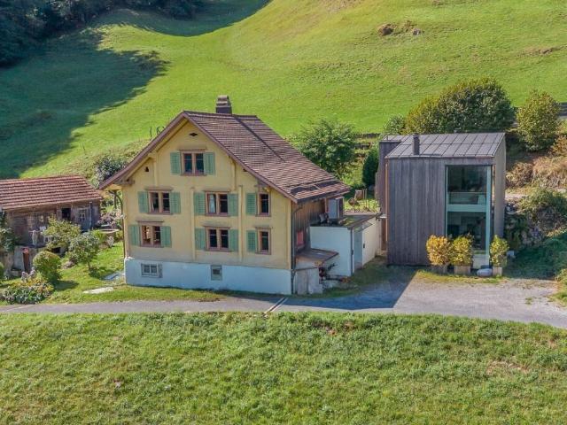 Weiler mit Gästehaus und Blick auf den Walensee