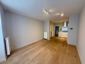 Weiner One bedroom with small courtyard