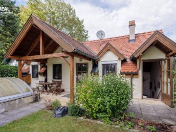 Weinkeller Refugium mit Wohnkomfort und Gartenparadies