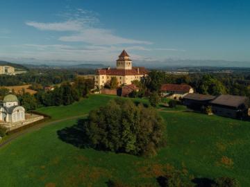 Weinregion Südsteiermark: Renditestarke Wohnung mit Blick auf Schloss Ehrenhausen!