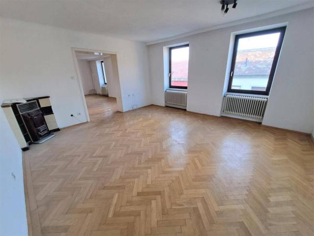 WEINVIERTEL+ TOP LAGE, TOP GELEGENHEIT +2 HÄUSER + IDEAL FÜR 2 FAMILIEN + INKL. GESCHÄFTSLOKAL ehemaliger Metzgerbetrieb mit großem Potenzial +40 MINUTEN VON WIEN ENTFERNT