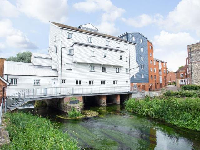 Weir Court, Barton Mill Road, Canterbury, Kent CT1, 2 bed flat to rent, £1,400 pcm | PrimeLocation