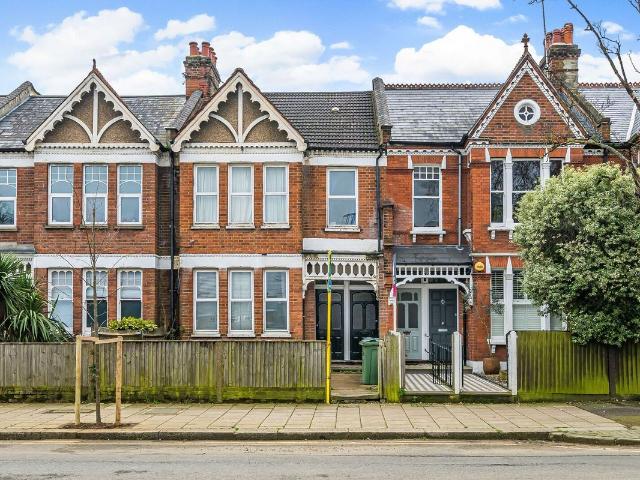 Weir Road, Balham, London SW12, 3 bed flat to rent, £3,450 pcm | PrimeLocation