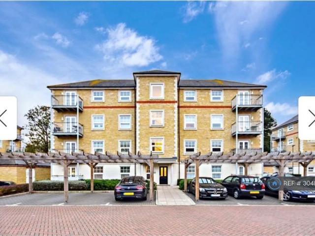 Weir Road Bexley Village, Bexley, DA5 2 bed penthouse to rent £1,895 pcm £437 pw