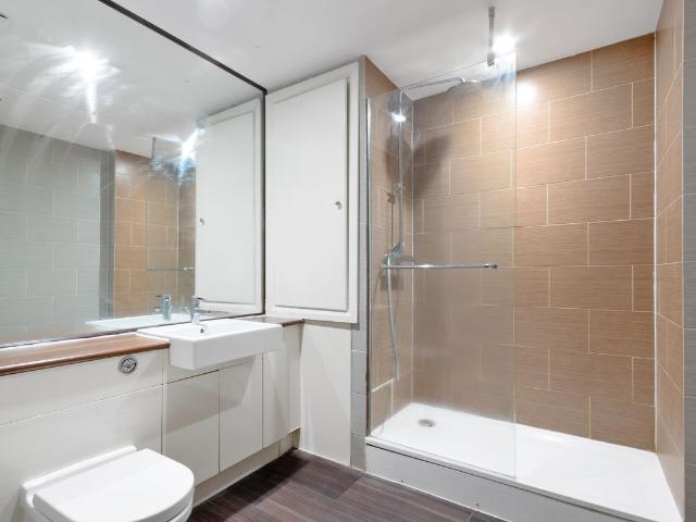 Weir Road, Mitcham SW19, 1 bed flat to rent, £1,500 pcm | PrimeLocation