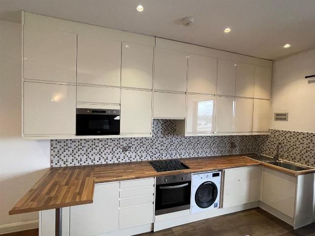 Weir Road, Wimbledon SW19, Studio to rent, £1,400 pcm | PrimeLocation