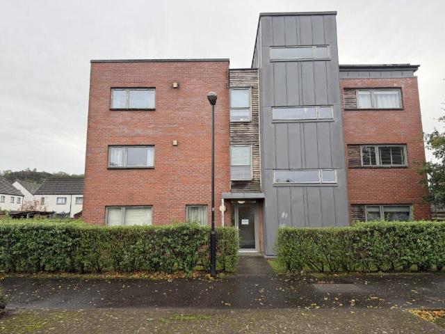 Weir Street, Stirling FK8 2 bed flat to rent £1,000 pcm £231 pw