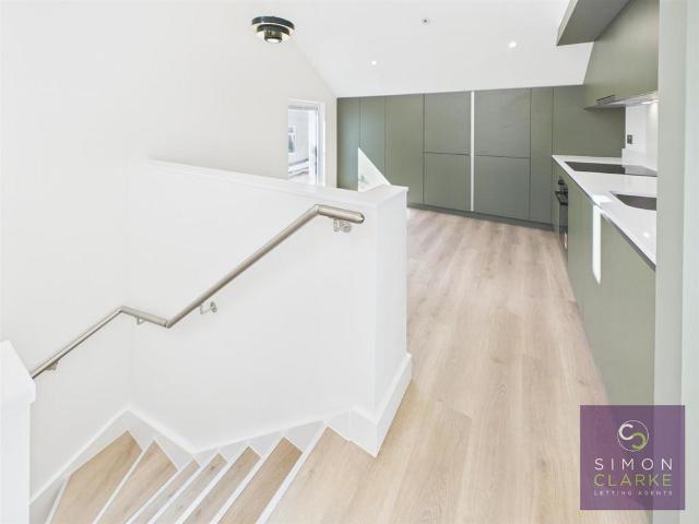 Weirdale Avenue, Whetstone, N20 2 bed apartment to rent £2,200 pcm £508 pw