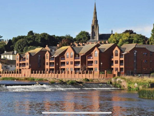 Weirside place