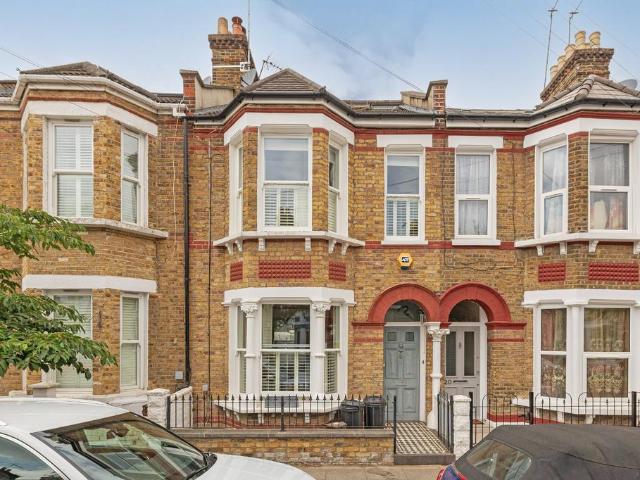 Weiss Road, Putney, London, SW15 4 bed terraced house to rent £4,750 pcm £1,096 pw