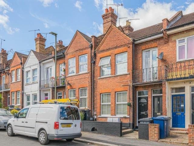 Welbeck Road, Barnet, Hertfordshire EN4, 2 bed flat to rent, £2,000 pcm | PrimeLocation