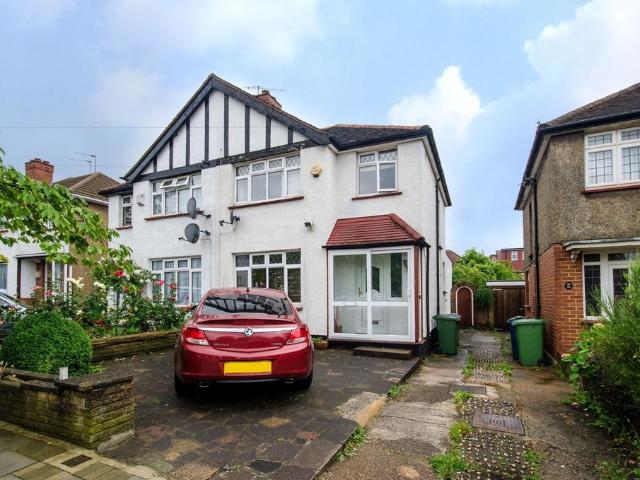 Welbeck Road, North Harrow, Harrow, HA2 3 bed house to rent £2,450 pcm £565 pw