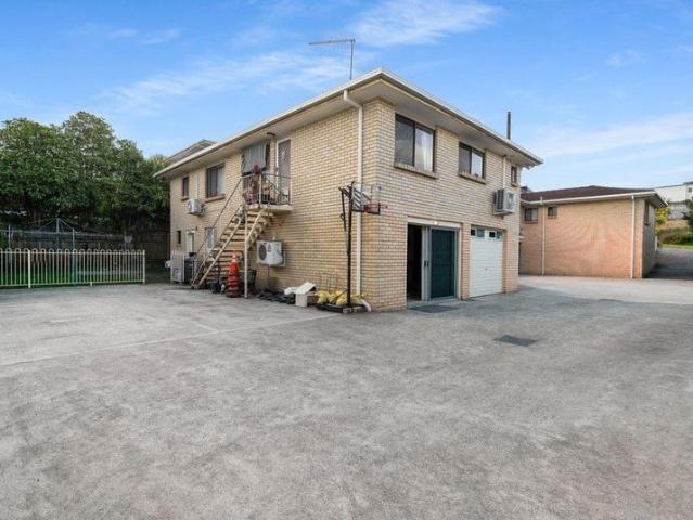 WELCOME HOME! GREAT LOCATION