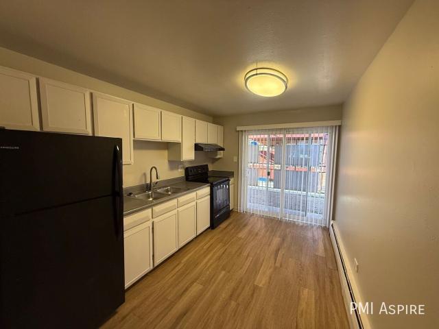 Welcome Home! Move In Ready 2 Bedroom in Convenient Westminster Location