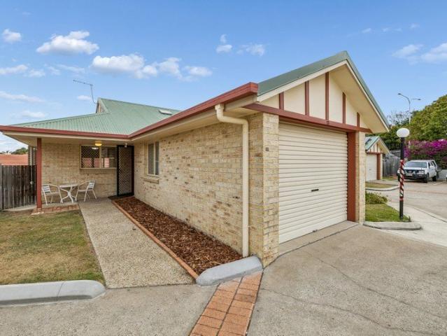 Welcome Home to Easy Bayside Villa Living!