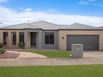 Dennington, Woolsthorpe - Garden, Parking
