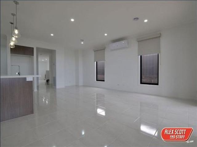 Welcome Home to Luxurious Comfort and Convenience!