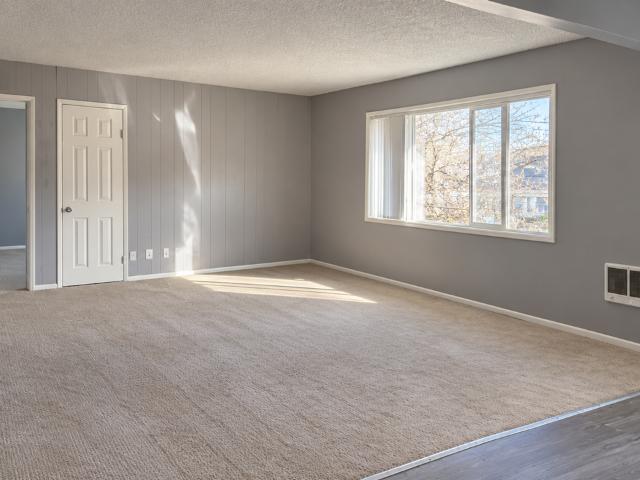 Welcome SE Portland Lovers! 1 Bedroom Apartment for Rent at 533 Se 27th Ave, Portland, OR 97214 Buckman