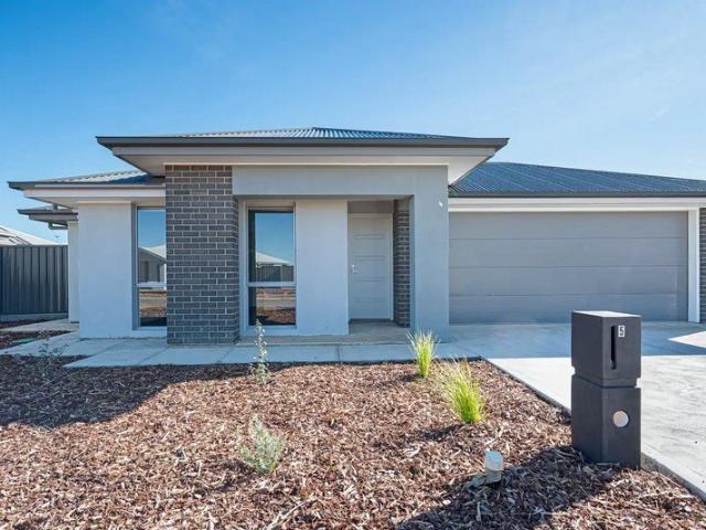 Welcome to Modern Family Living in Murray Bridge