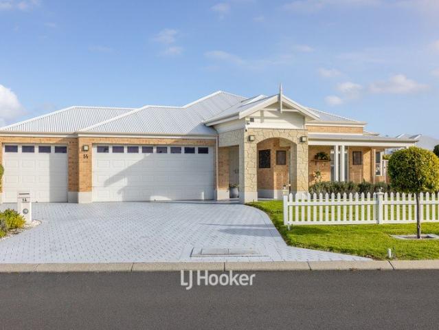 Welcome to one of Treendale's most impressive family homes
