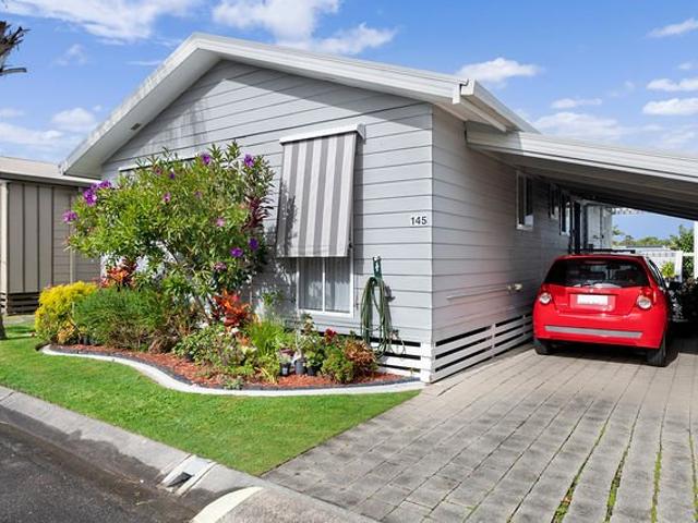 Welcome to House 145 within Paradise Lake Over 50's Resort a beautiful garden, excellent presentation and interesting water views!