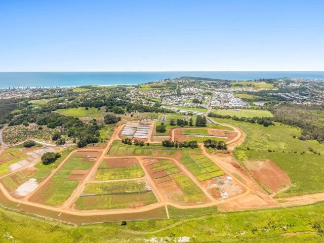 Welcome to Lennox Rise, a rare opportunity to create your own piece of paradise in a sublime coastal town close to everything