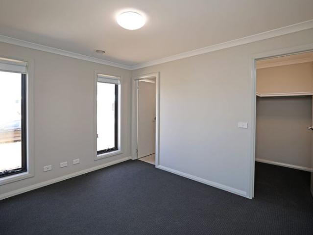 Welcome to Spacious Family Home in Red Cliffs