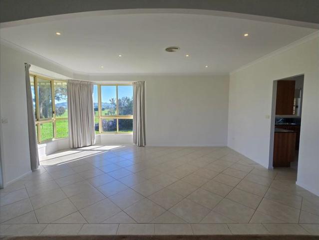 Welcome to Springfield Country Living with Space, Privacy and Sophistication