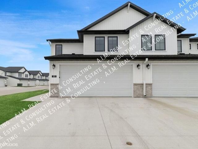 Welcome to the Edgeland Bondurant Townhomes!