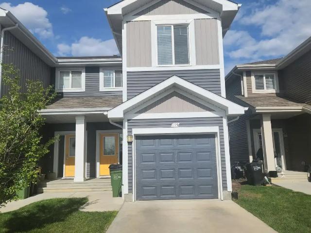 Welcome to this coozy 3 bedrooms Townhouse Beautiful Rosenthal Neighborhood