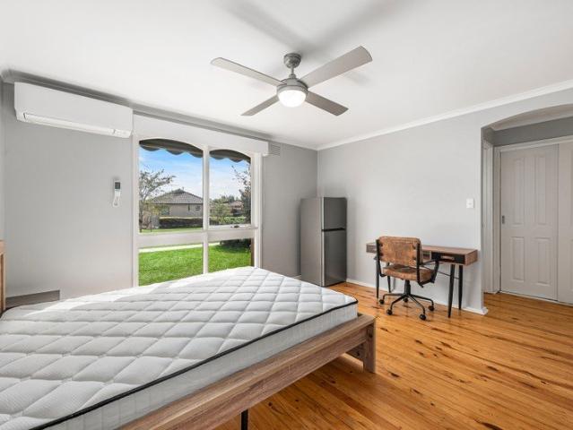 Welcome to this cosy Sanctuary in Melton! UTILITIES INCLUDED IN RENT!