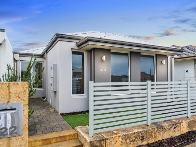 Welcome to this Secure, Low Maintenance 3x2 Home – Just walking distance from Harrisdale Shopping Centre!