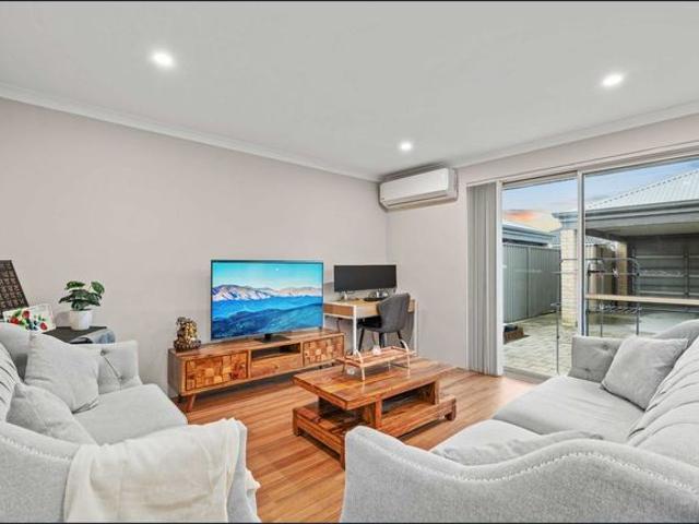 Welcome to this Secure, Low Maintenance 3x2 Home – Just walking distance from Harrisdale Shopping Centre!