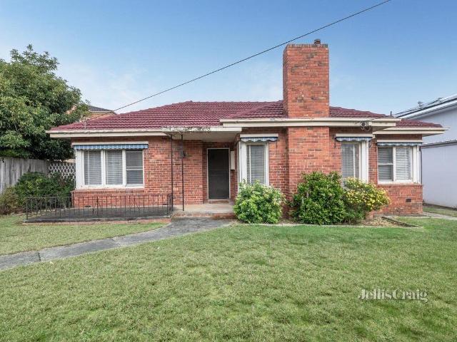 Welcome to this spacious house in Mount Waverley!