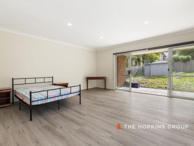 Welcome to this spacious rooming house in Mount Waverley! Sign a 12 months lease and get 2 weeks rent free and $10 off your rent!