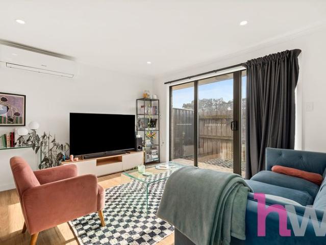 Welcome to this pristine two bedroom unit in Herne hill!