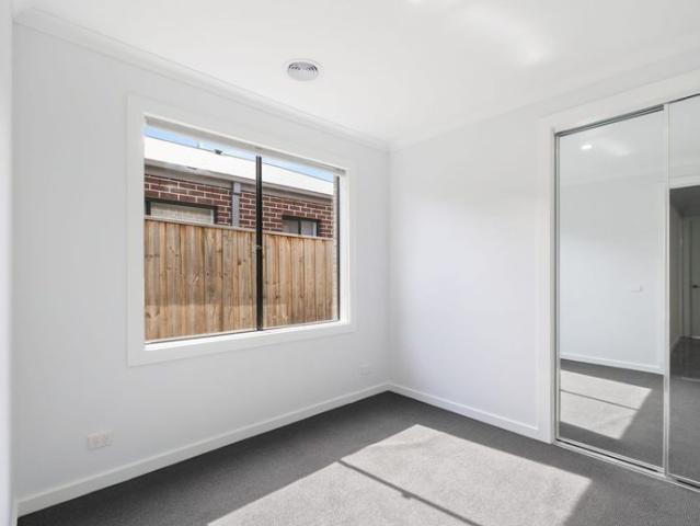 Welcome to this well maintained home with Refrigerated Cooling and Heating