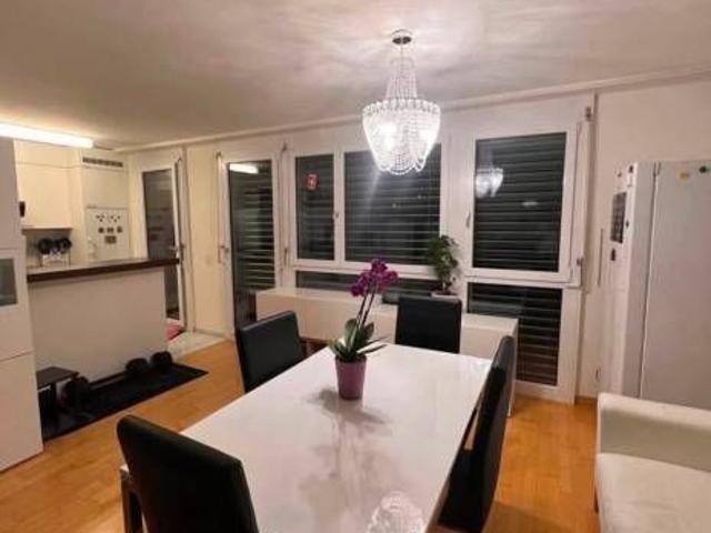 Welcome to this well maintained share apartment on the 2nd floor on Chutzenstrasse in Bern