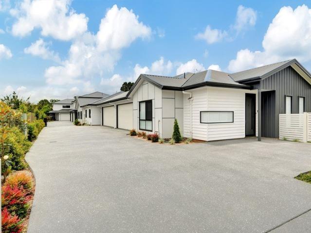 Welcome to Unit 5, 13 Perth Street a beautifully designed townhouse positioned in one of Rangeville's most desirable pockets