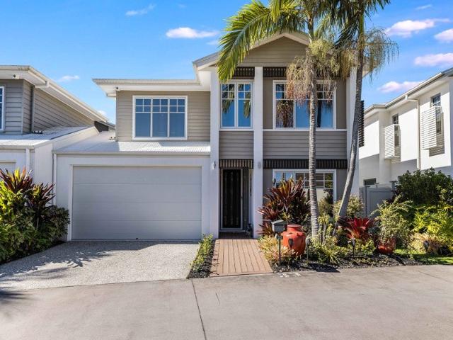 Welcome to Villa 33, featuring the highly desirable, double story Marquis design. Originally built as a flagship display home