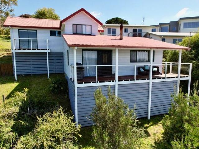 Renovated Family Home on 1,062sqm | Coastal Living | Strong Investment Return