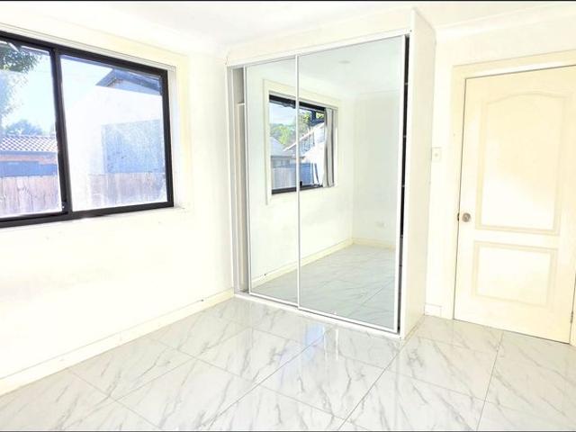 Welcome to your cosy granny flat tucked right into the heart of Macquarie Fields
