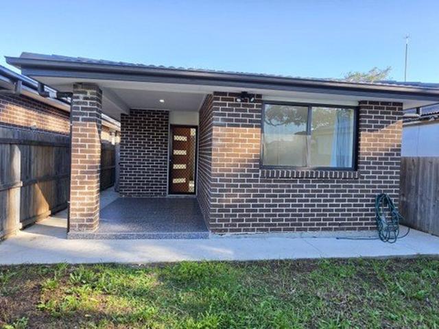 Welcome to your cosy granny flat tucked right into the heart of Macquarie Fields