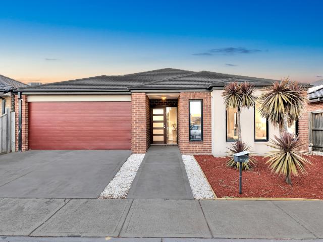 Welcome to Your Dream Home A Peaceful Sanctuary in a Serene Neighborhood