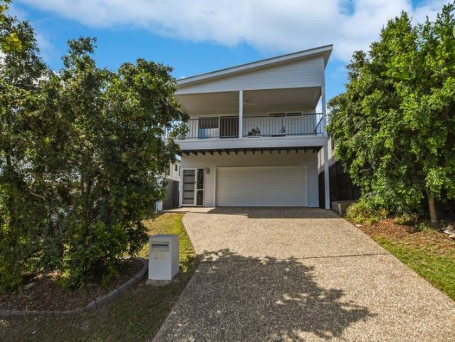 Welcome to Your Dream Home in Springfield Lakes!