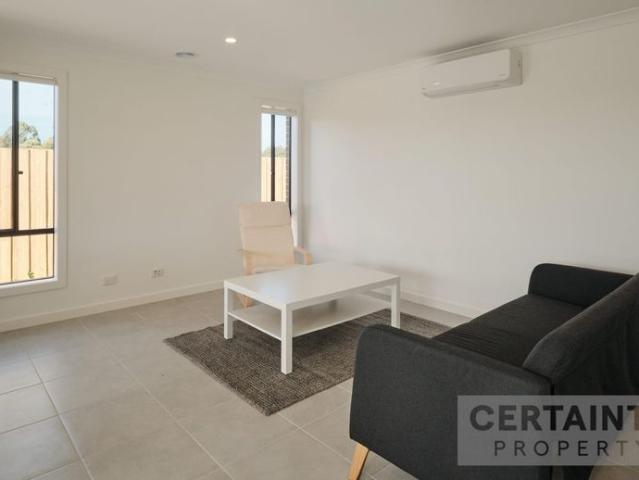 Welcome to your new home sweet home! Experience the epitome of comfort and convenience with our brand new 3 bedroom co living space!